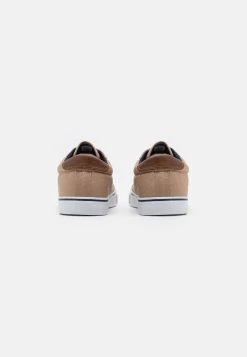 Pier One Unisex - Sneakers Laag - Brown -Pier One Verkoopwinkel 0667ac52398a4cb28ca9239f7e349af9