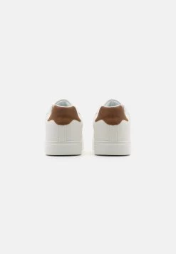 Pier One Sneakers Laag - White -Pier One Verkoopwinkel 0d68a4c32b96494b83f0888dc073cae5