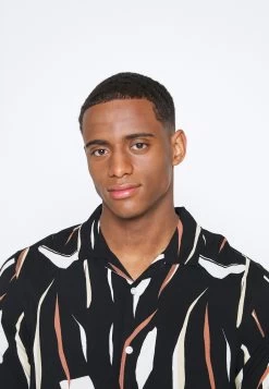 Pier One Contemporary Art Regular Resort- Overhemd - Black -Pier One Verkoopwinkel 209c2b8fb1b54d8599c6f0e75d4a20f4