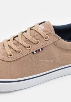 Pier One Unisex - Sneakers Laag - Brown -Pier One Verkoopwinkel 3d8d930a9d594a348d328f3c83bbc354