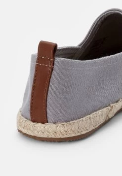 Pier One Rena Espadrille Unisex - Espadrilles - Light Grey -Pier One Verkoopwinkel 42d2421a7d9a4236aff6d97b980fd1f5