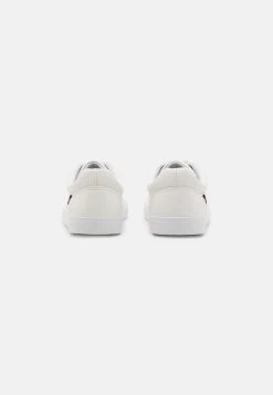 Pier One Unisex - Sneakers Laag - White -Pier One Verkoopwinkel 4875ff60289d451696f32d2c44634d4c