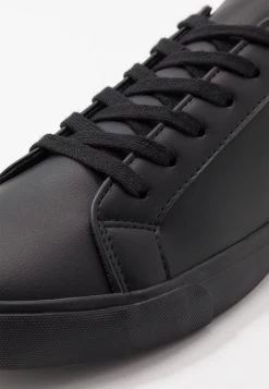 Pier One Unisex - Sneakers Laag - Black -Pier One Verkoopwinkel 4b9fcbc04e2a4ee3a96fa0f2fefe6cba