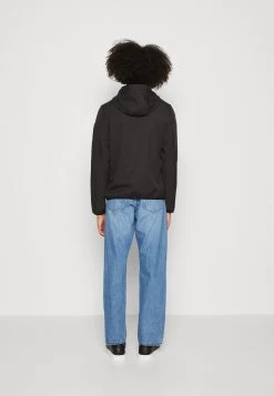 Pier One Regenjas - Black 8 Pier One Regenjas - Black -Pier One Verkoopwinkel 4e357a4c9dc64463935acb495187a2e8