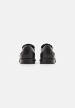 Pier One Unisex - Sportieve Veterschoenen - Black -Pier One Verkoopwinkel a124d672b6ac4c629922d686c22cad66