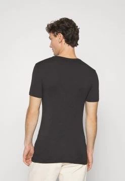Pier One 3 Pack Muscle Fit- T-Shirt Basic - Black -Pier One Verkoopwinkel a29305a7d8784cbba0d3247b9c204c6c
