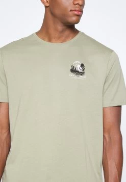 Pier One Moon Scene Graphic T-Shirt - T-Shirt Print - Olive 13 Pier One Moon Scene Graphic T-Shirt - T-Shirt Print - Olive -Pier One Verkoopwinkel a3d76dc258384102beba731e1a4b47e2