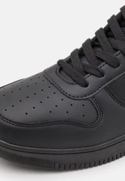 Pier One Sneakers Laag - Black -Pier One Verkoopwinkel a66b7bd6f91a4778aa4023865a657390