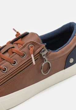Pier One Unisex - Sneakers Laag - Cognac -Pier One Verkoopwinkel a71d3c18ca7a432ea8b51be2bf35ac80