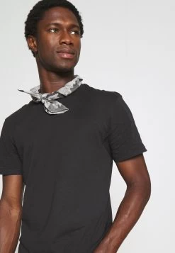 Pier One 3 Pack - T-Shirt Basic - Black/Mottled Dark Grey/Bordeaux -Pier One Verkoopwinkel ae9b9691c10949c5b4edc17929f8c13a