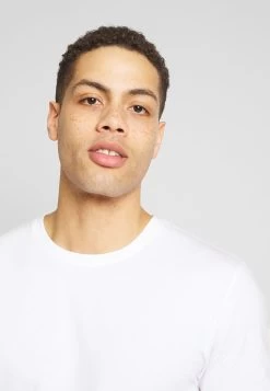 Pier One 3 Pack - T-Shirt Basic - White/Dark Blue/Red -Pier One Verkoopwinkel bb58520a3fdd4addbd204975d9a479ed