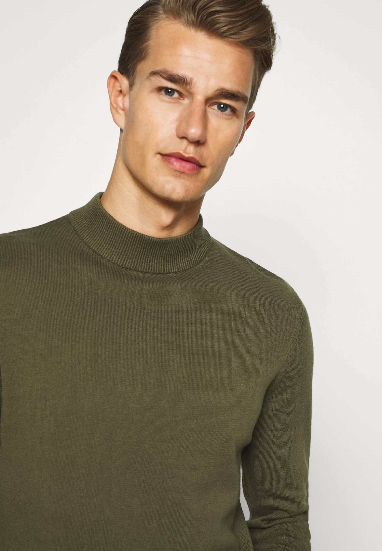 Pier One Trui - Oliv 4 Pier One Trui - Oliv - Afbeelding 4