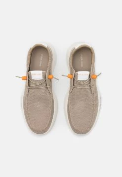 Pier One Sneakers Laag - Beige -Pier One Verkoopwinkel e1e11fb9800f406ebbfc2036aeac7718