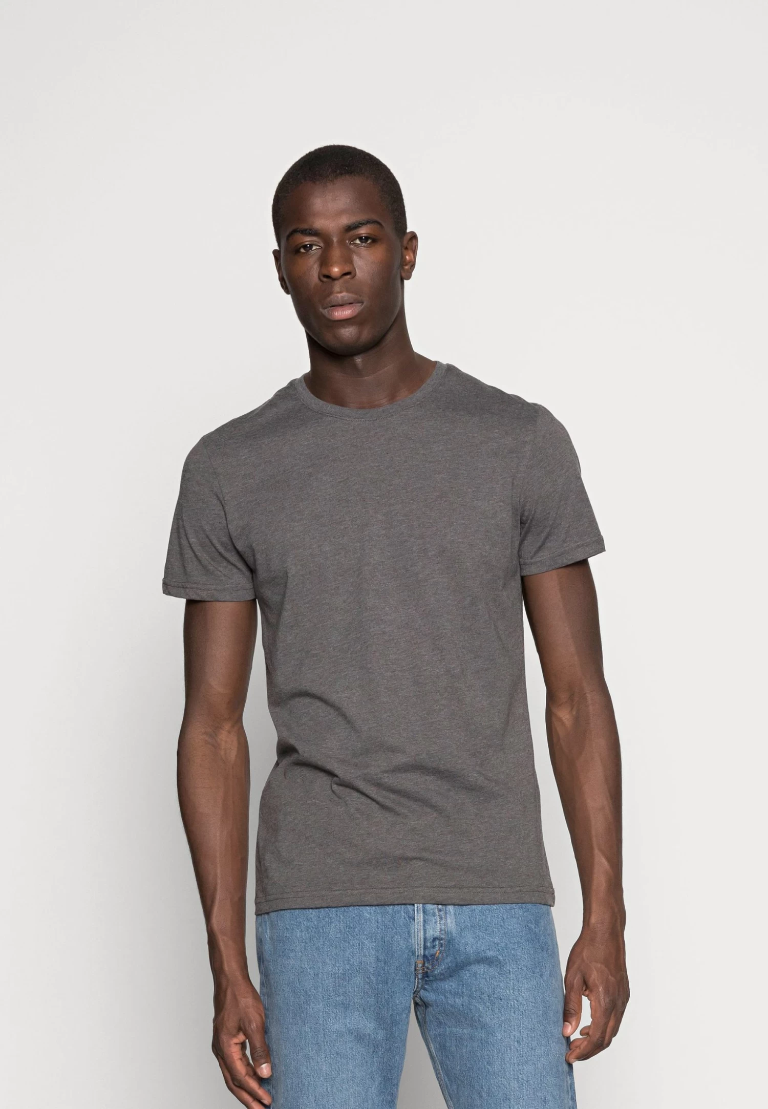 Pier One 3 Pack - T-Shirt Basic - Black/Grey/Green 5 Pier One 3 Pack - T-Shirt Basic - Black/Grey/Green - Afbeelding 5