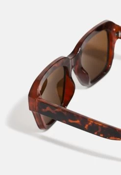 Pier One Unisex - Zonnebril - Black -Pier One Verkoopwinkel faad10b8a5a2445f865f09b5d12427d1