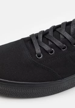 Pier One Unisex - Sneakers Laag - Black -Pier One Verkoopwinkel fcd1ca9b82cf4e5ea220bc7c51b2e0c6
